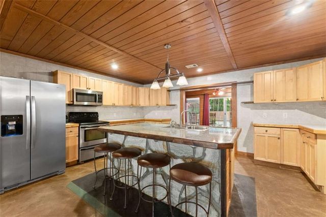 675 Washboard Road, Cleveland, GA 30528