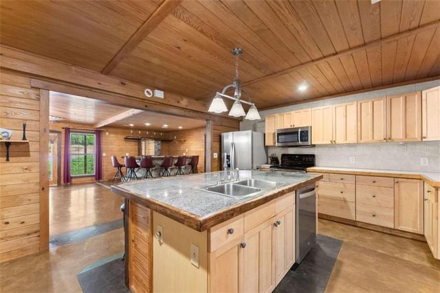 675 Washboard Road, Cleveland, GA 30528