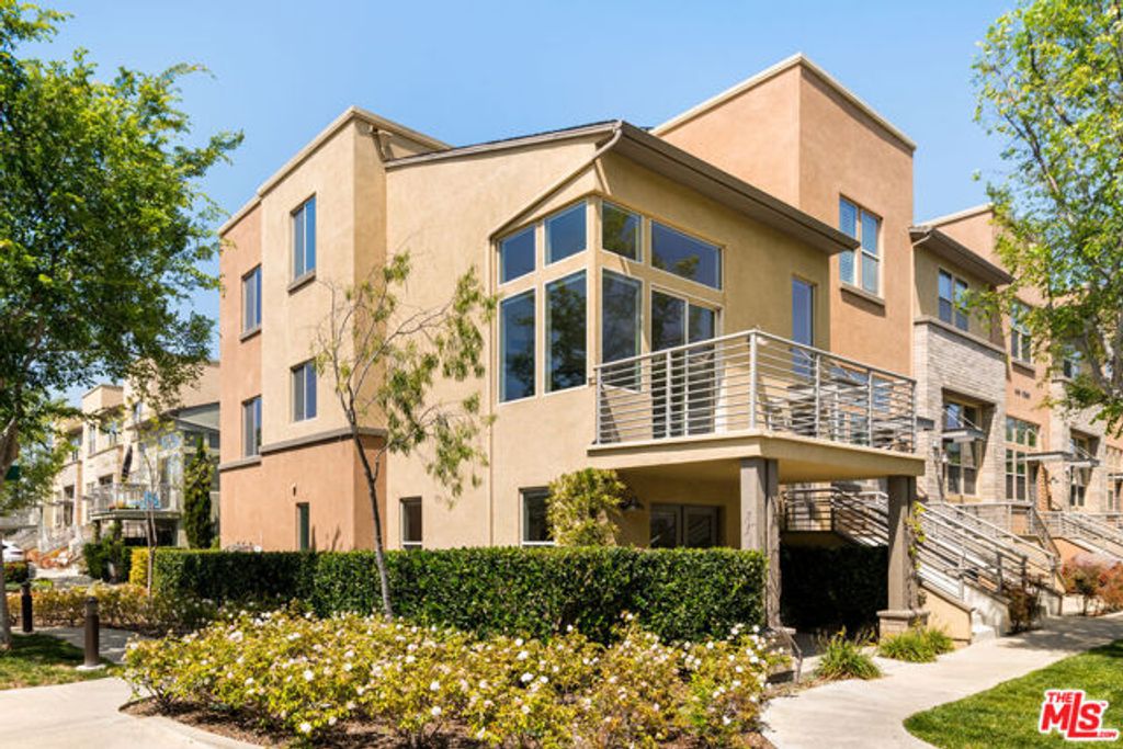 5449 Strand 101, Hawthorne, CA 90250