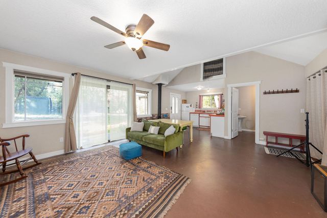 267 Grays Creek Road, Grants Pass, OR 97527