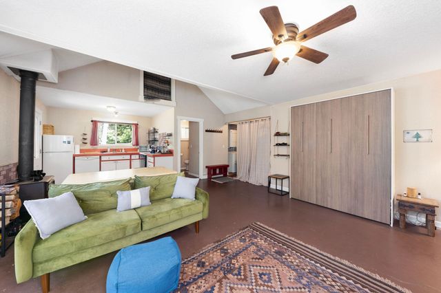 267 Grays Creek Road, Grants Pass, OR 97527