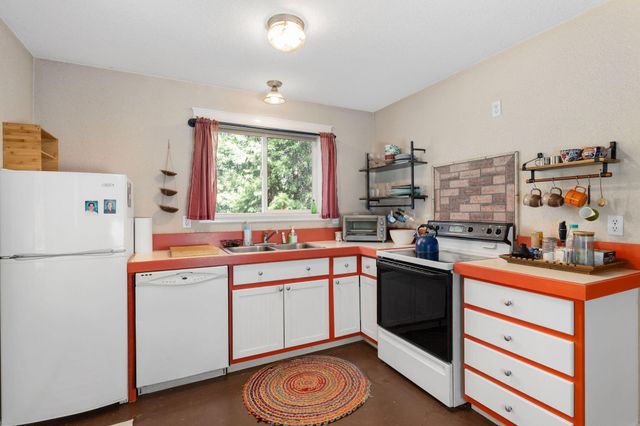 267 Grays Creek Road, Grants Pass, OR 97527