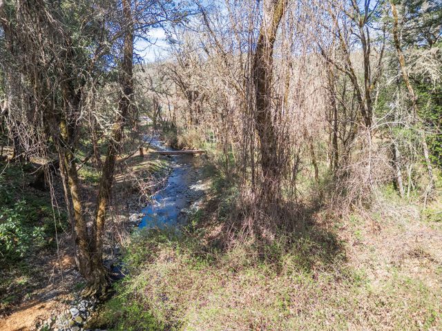 267 Grays Creek Road, Grants Pass, OR 97527