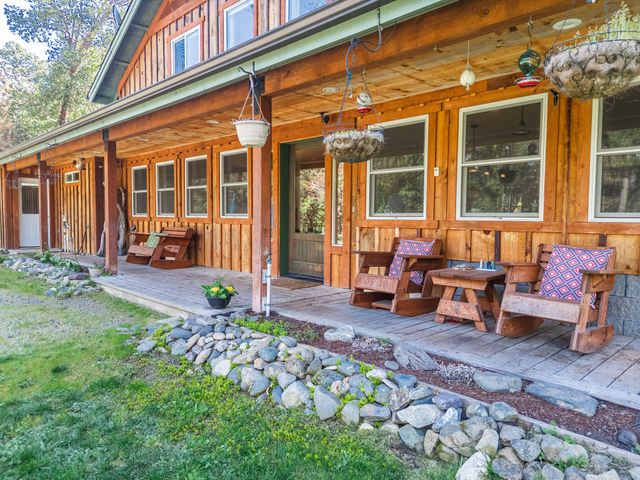 267 Grays Creek Road, Grants Pass, OR 97527