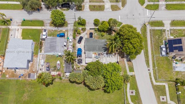 901 NW 34th Ter, Lauderhill, FL 33311