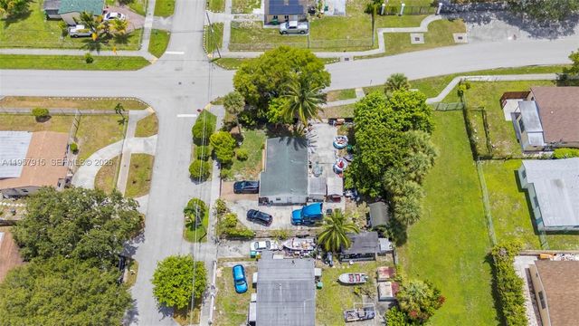 901 NW 34th Ter, Lauderhill, FL 33311