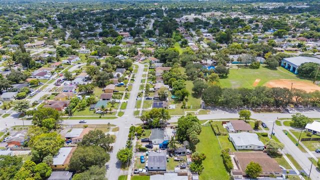 901 NW 34th Ter, Lauderhill, FL 33311