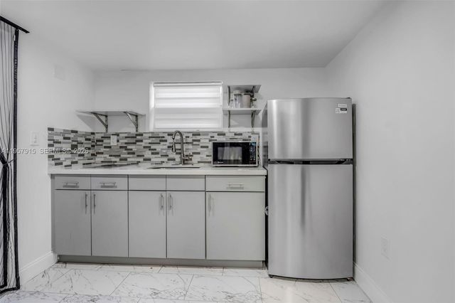 901 NW 34th Ter, Lauderhill, FL 33311