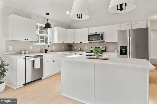 95 WOODLAND SHORES DR, Louisa, VA 23093