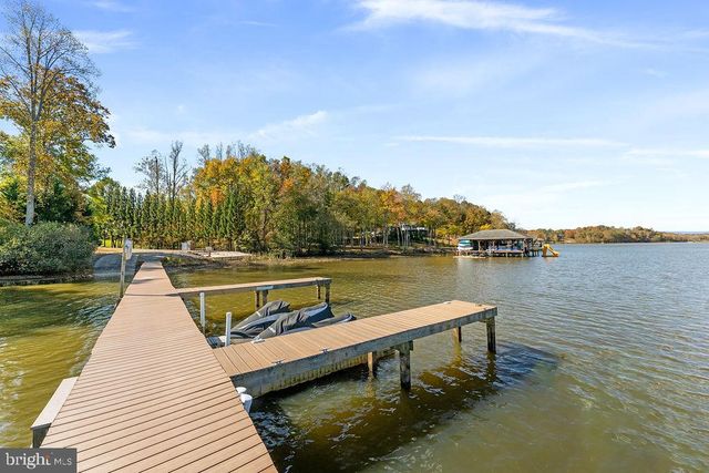 95 WOODLAND SHORES DR, Louisa, VA 23093