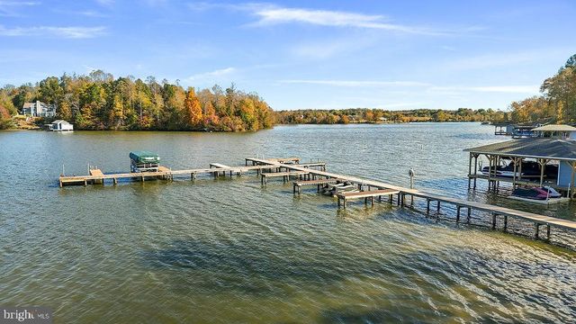 95 WOODLAND SHORES DR, Louisa, VA 23093