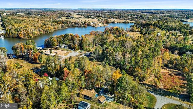 95 WOODLAND SHORES DR, Louisa, VA 23093