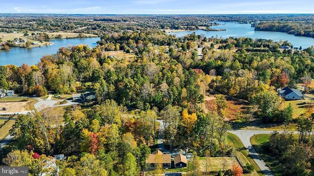 95 WOODLAND SHORES DR, Louisa, VA 23093