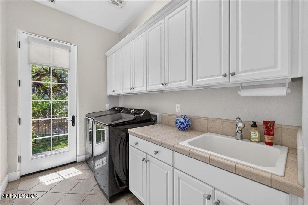Image 34 of property listing at 5985 Cartier Drive, Reno, NV 89511