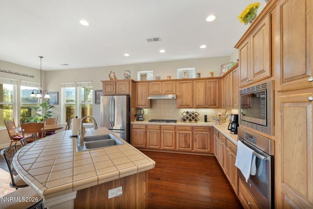 3272 Dog Leg Drive, Minden, NV 89423