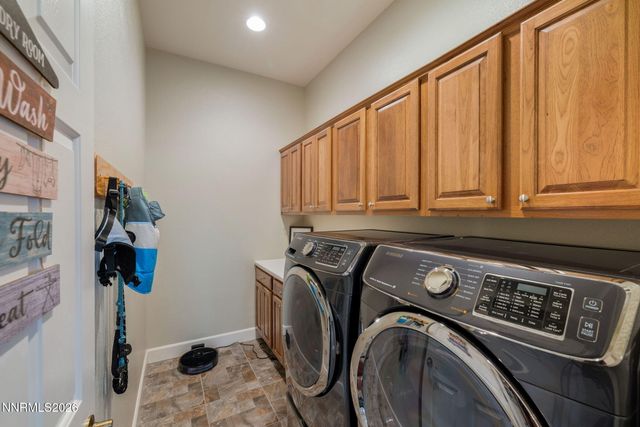 3272 Dog Leg Drive, Minden, NV 89423
