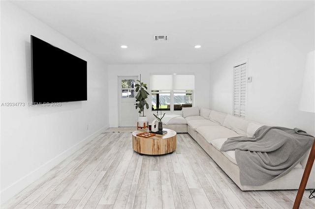 1611 Madison Street, Hollywood, FL 33020