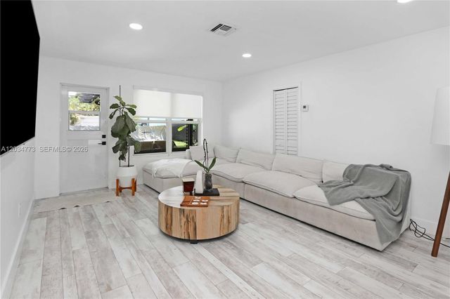 1611 Madison Street, Hollywood, FL 33020