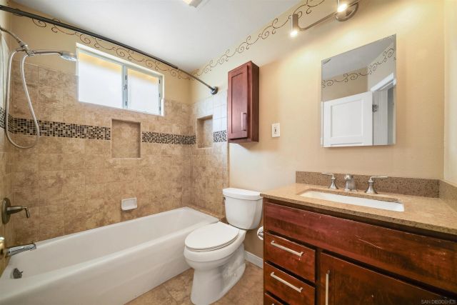 3645 E 17th Street, Long Beach, CA 90804