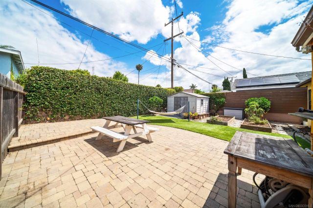 3645 E 17th Street, Long Beach, CA 90804