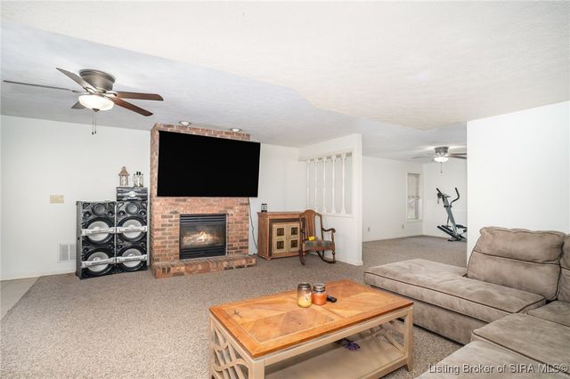 6103 Pebble Creek Cove, Floyds Knobs, IN 47119