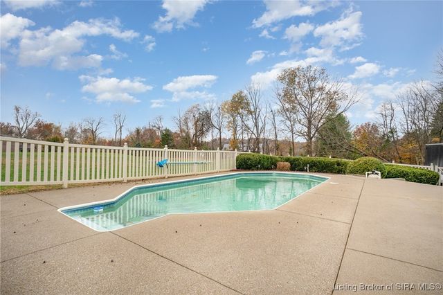 6103 Pebble Creek Cove, Floyds Knobs, IN 47119