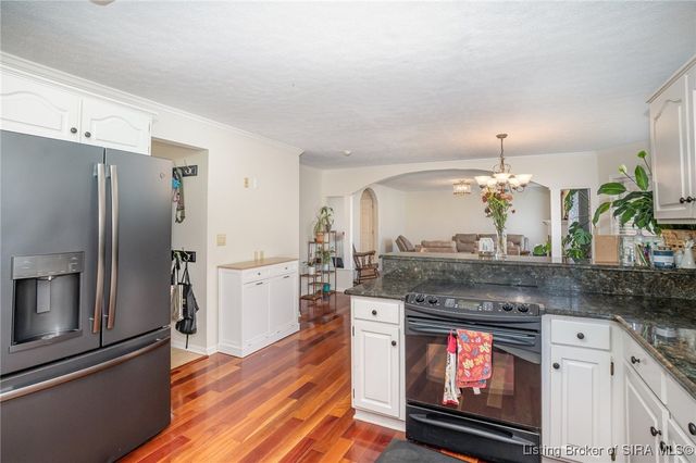 6103 Pebble Creek Cove, Floyds Knobs, IN 47119