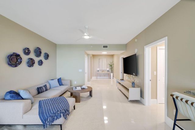 1063 Hillsboro Mile 404, Hillsboro Beach, FL 33062