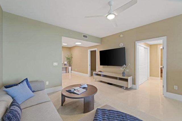 1063 Hillsboro Mile 404, Hillsboro Beach, FL 33062