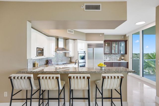 1063 Hillsboro Mile 404, Hillsboro Beach, FL 33062