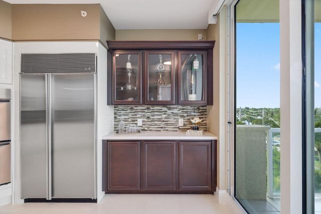 1063 Hillsboro Mile 404, Hillsboro Beach, FL 33062