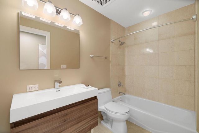 1063 Hillsboro Mile 404, Hillsboro Beach, FL 33062