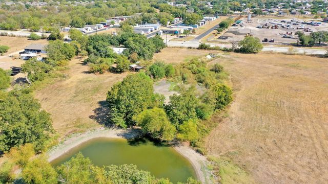 2216 Old Hearne Road, Bryan, TX 77803
