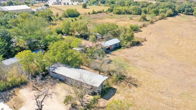 2216 Old Hearne Road, Bryan, TX 77803