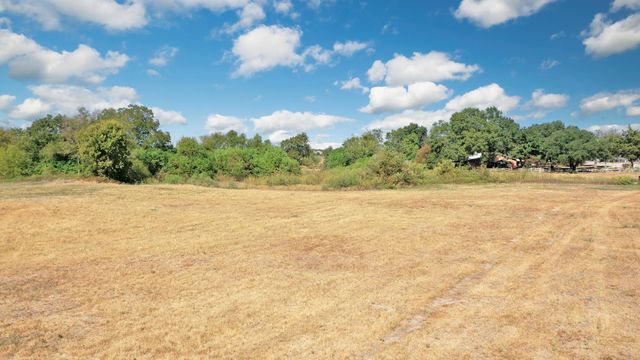 2216 Old Hearne Road, Bryan, TX 77803