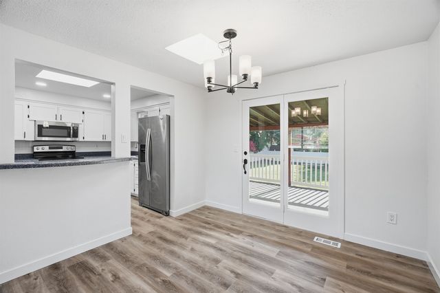 10704 N Middleton Dr, Spokane, WA 99218