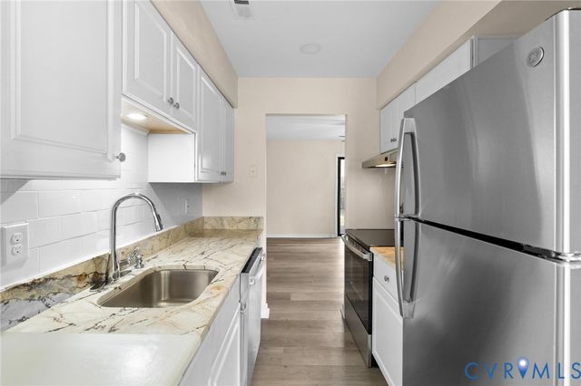 2264 High Bush Circle, Glen Allen, VA 23060