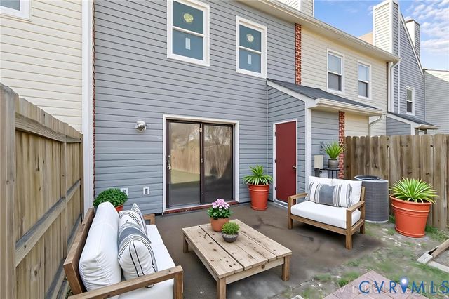 2264 High Bush Circle, Glen Allen, VA 23060