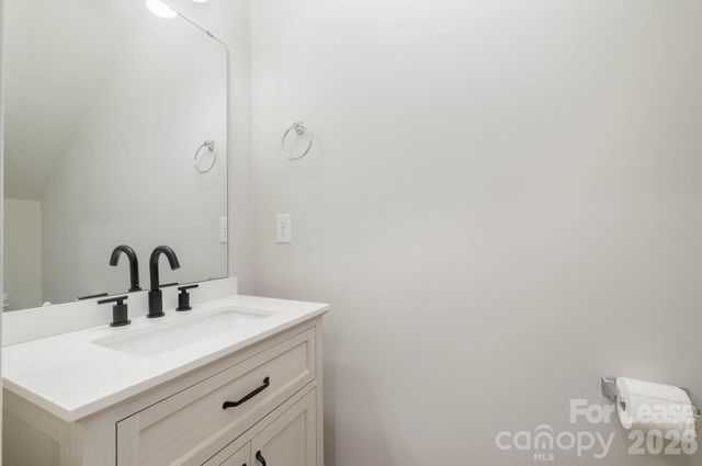 2507 Lynbridge Drive, Charlotte, NC 28226