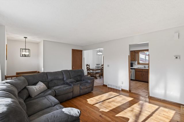 11511 Idaho Avenue N, Champlin, MN 55316