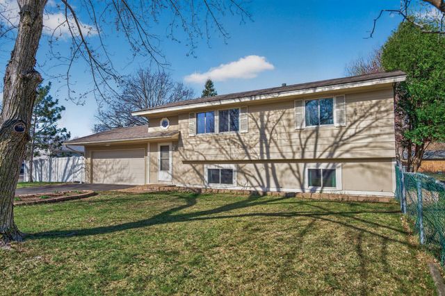 11511 Idaho Avenue N, Champlin, MN 55316