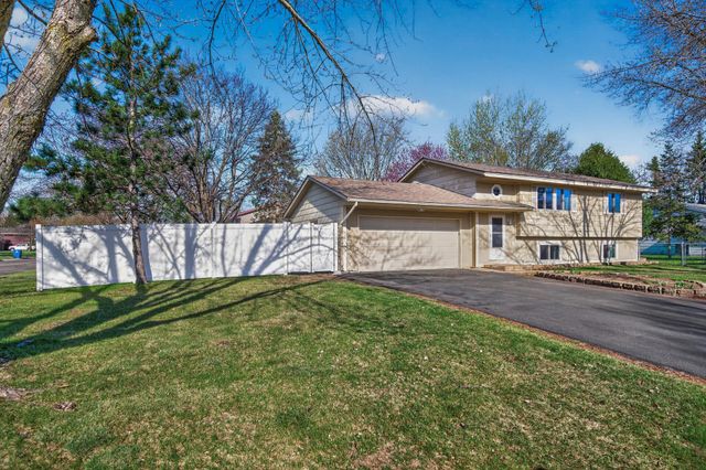 11511 Idaho Avenue N, Champlin, MN 55316