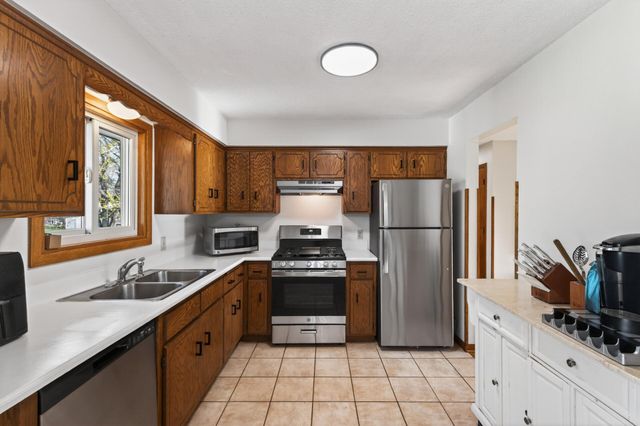 11511 Idaho Avenue N, Champlin, MN 55316