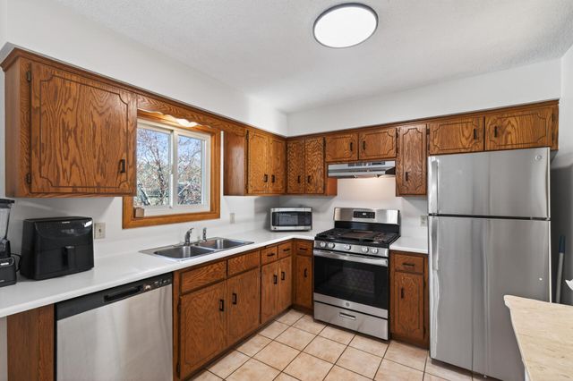 11511 Idaho Avenue N, Champlin, MN 55316