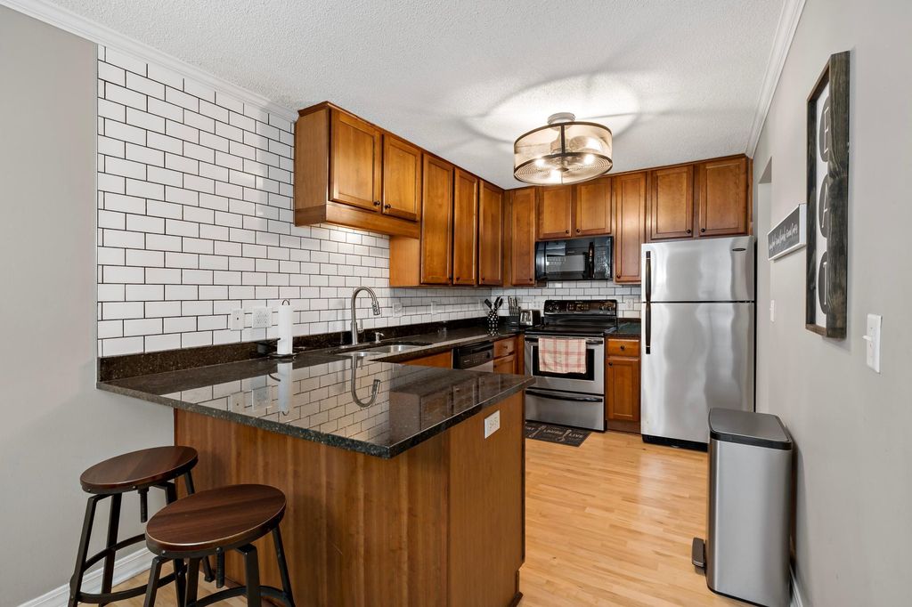3150 Excelsior Boulevard 103, Minneapolis, MN 55416