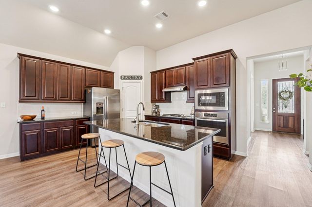 333 Founders RDG, Dripping Springs, TX 78620