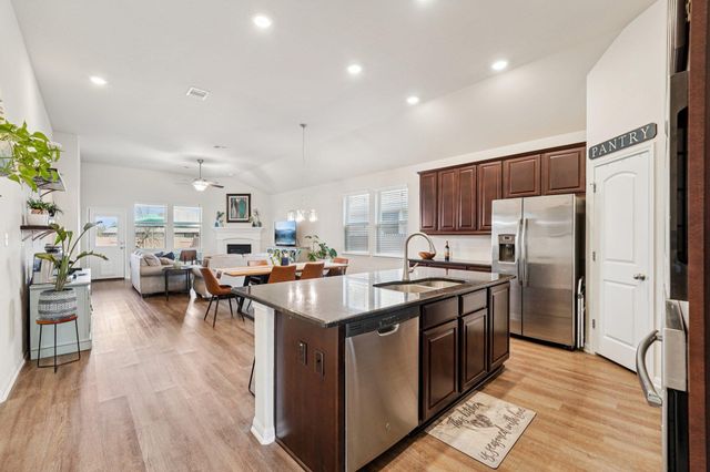 333 Founders RDG, Dripping Springs, TX 78620