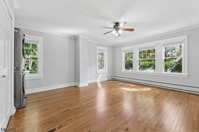 166 Crescent Ave, Waldwick Boro, NJ 07463