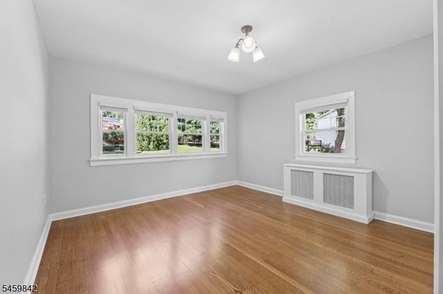 166 Crescent Ave, Waldwick Boro, NJ 07463