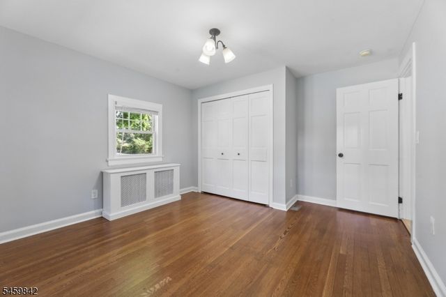 166 Crescent Ave, Waldwick Boro, NJ 07463